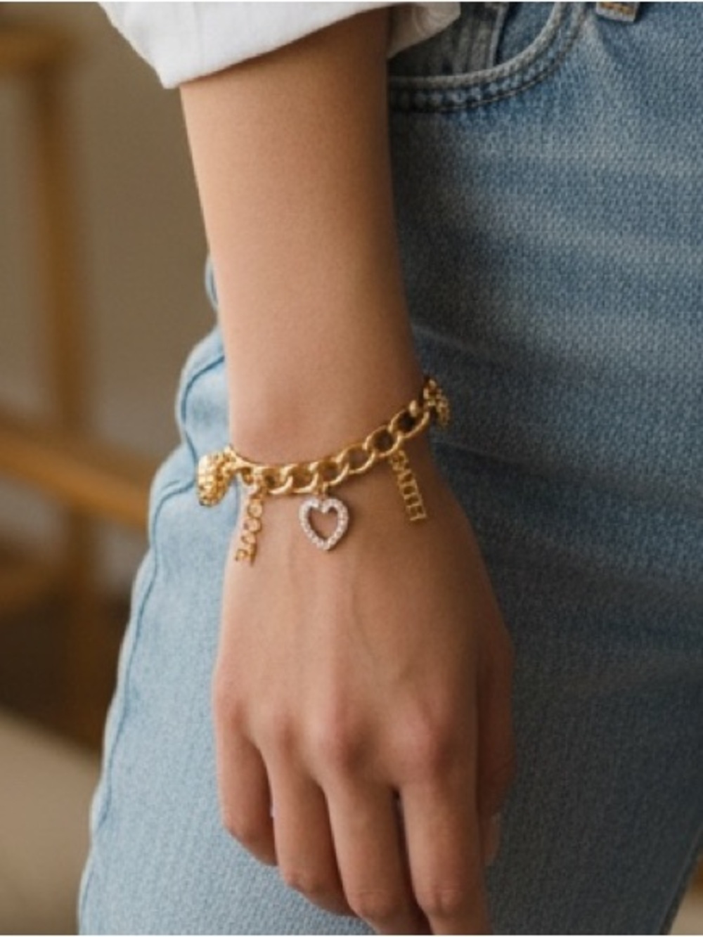 Handmade Gold Tone Charm Bracelet with Seashells and Love/Faith Charms - Picture 2 of 5